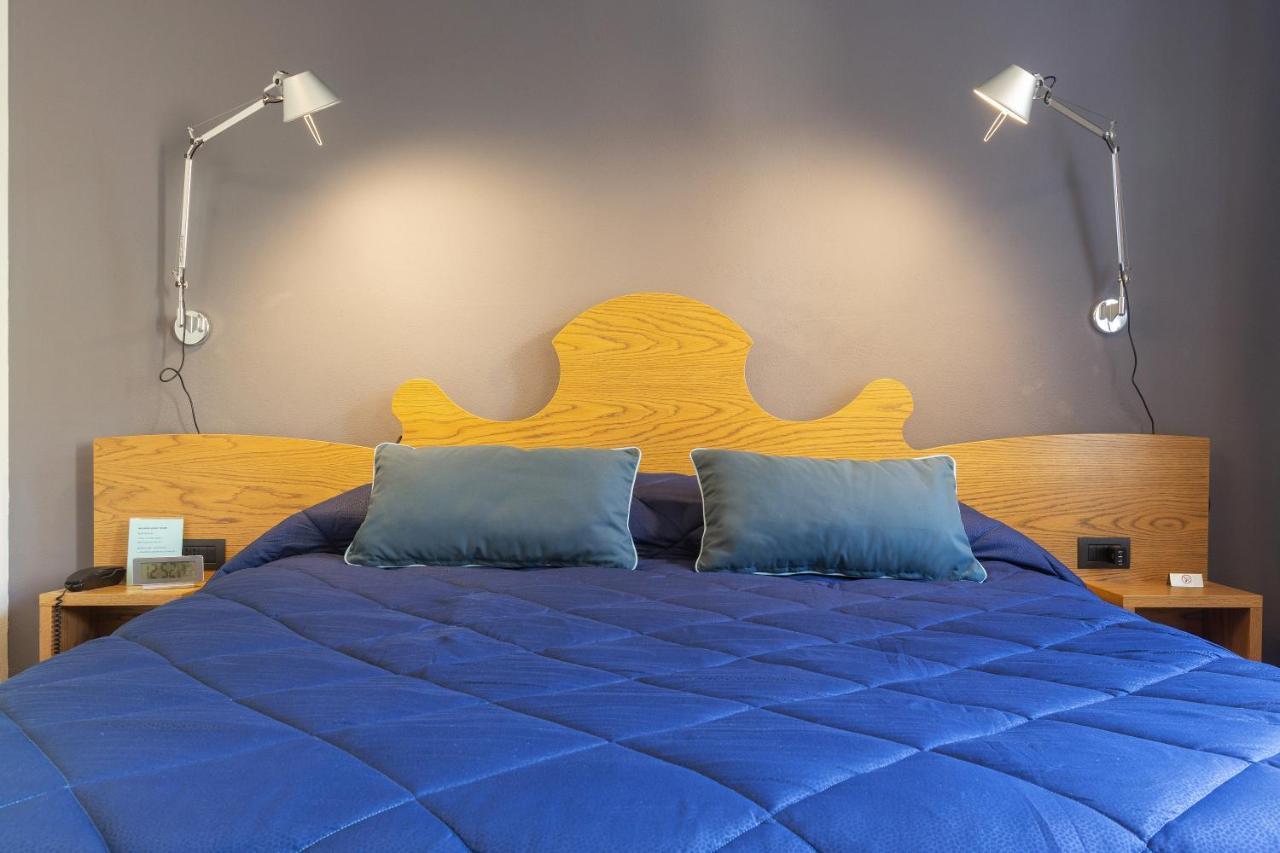 Malagigi Guest House แฟร์รารา ภายนอก รูปภาพ